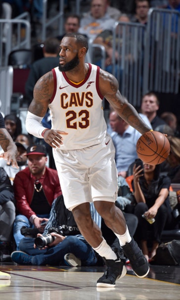 LeBron ejected, Love scores 38 as Cavs beat Heat 108-97 (Nov 28, 2017)